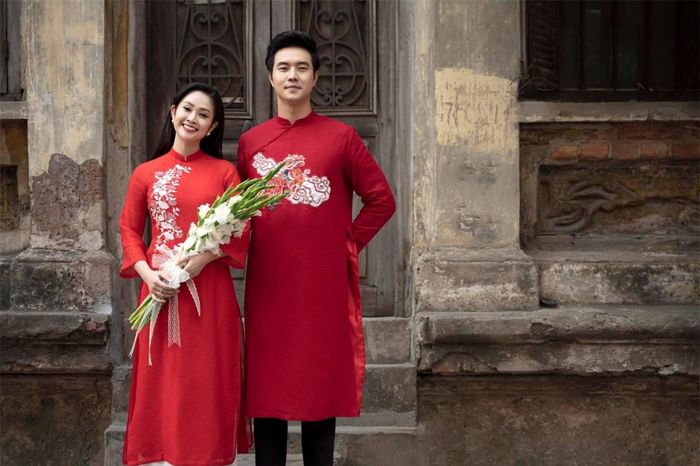 Cả hai đến với nhau như duyên phận dù Đức Hiếu kém Thùy Linh 5 tuổi. Cặp đôi đẹp nhận được sự ủng hộ và chúc phúc của đồng nghiệp, khán giả.