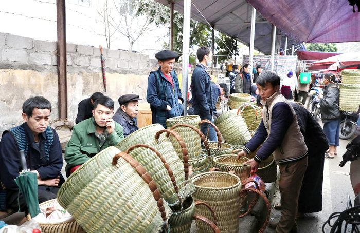 Gùi “quẩy tấu” - một nông cụ quan trọng của người Mông