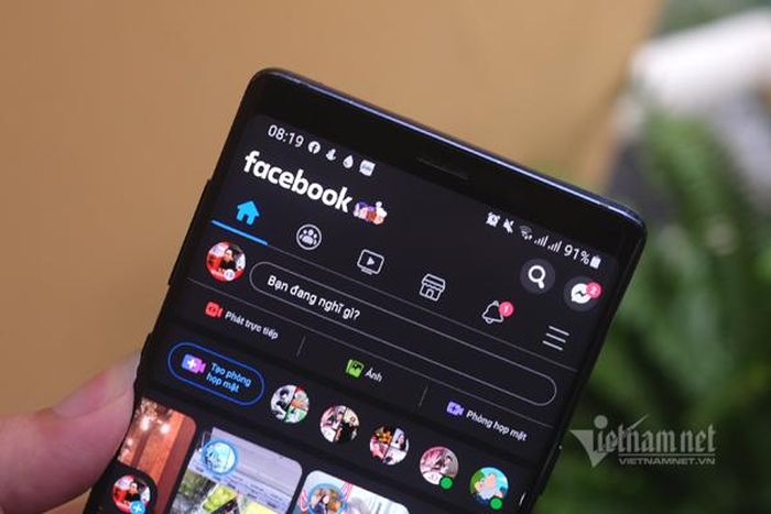 Biểu tượng Facebook cũng đã được thay đổi để chào mừng ngày Quốc tế Phụ nữ. Ảnh: Trọng Đạt