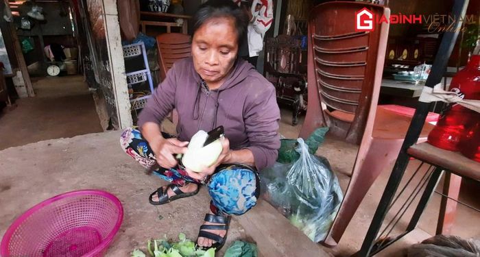 Tâm sự nhói lòng của bà Kiều Thị Hoa về cái nghèo của người dân ở xóm Phao