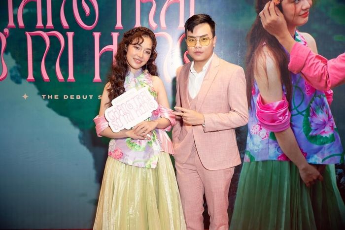 Hoàng Duyên và nhạc sĩ Hứa Kim Tuyền