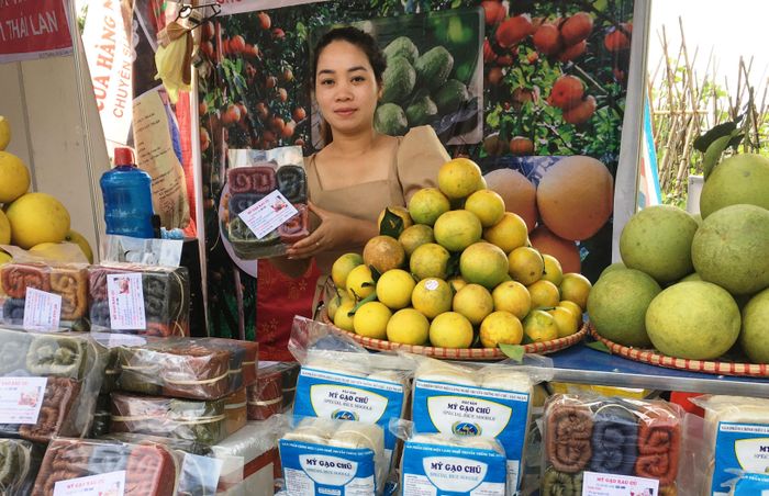 Sản phẩm mì Chũ phục vụ nhu cầu khách tham quan, du lịch tại các hội chợ thương mại làng nghề.