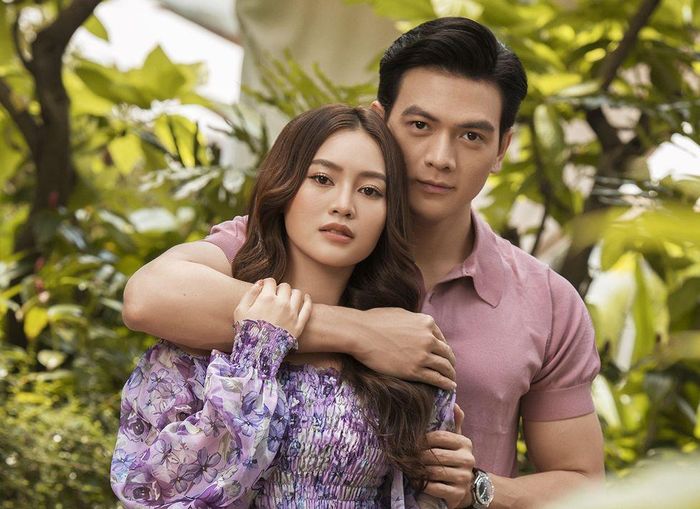 Ninh Dương Lan Ngọc hững hờ bên "bạn trai tin đồn".