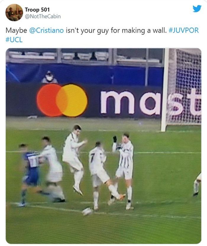 Pha tổ chức lập hàng rào lỗi của Juventus dẫn đến bàn thua trong hiệp phụ.