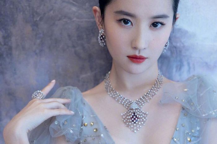 Được biết, Lưu Diệc Phi (SN 1987) là một trong những mỹ nhân hàng đầu của làng giải trí Hoa ngữ