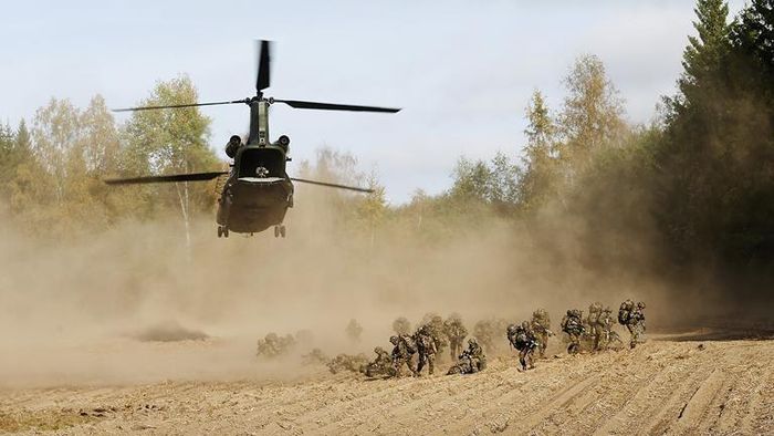 “Tham gia ngăn chặn dựa trên sự tự vệ tập thể của các quốc gia NATO trong thời bình và thời chiến có nghĩa là toàn bộ Na Uy với các cảng và sân bay là tuyến phòng thủ", vị chuyên gia nhận định.