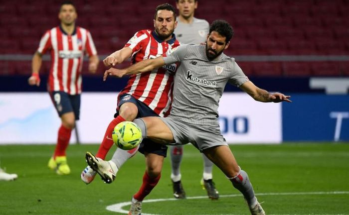  Sau trận hòa trước Real, Atletico chịu áp lực phải trở lại mạch thắng để tiếp tục củng cố ngôi đầu. Nhưng Bilbao không phải một đối thủ dễ chơi. Ảnh: Getty. 