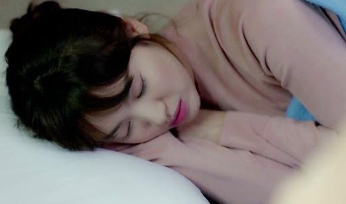  Bạn nên ngủ đủ giấc kết hợp ăn uống lành mạnh để giữ da luôn khỏe. Ảnh: Soompi Forums. 