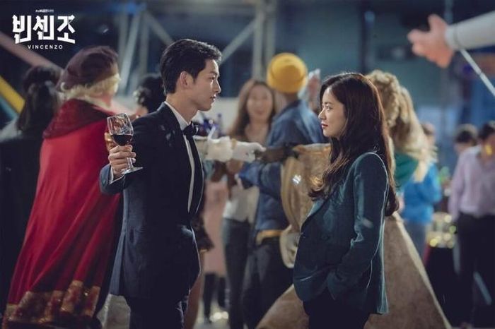 Jeon Yeo Bin tương tác ăn ý với Song Joong Ki trong “Vincenzo”