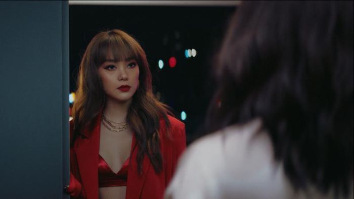 Theo Minh Hằng, quyết định đổi ngày chiếu được cho là phfu hợp với thị trường phim Việt thời điểm này.