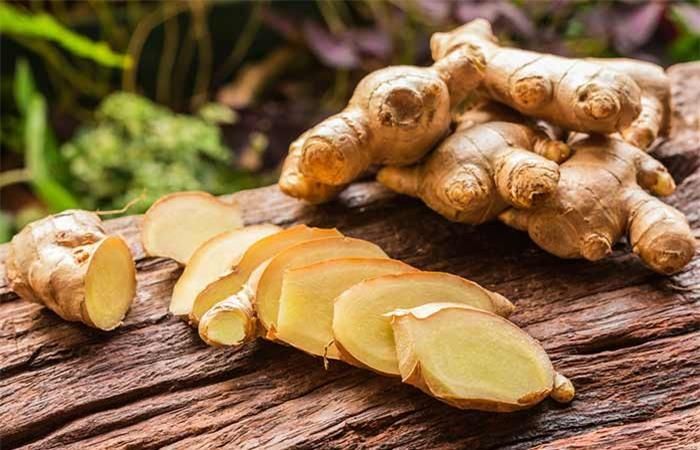 Gừng không chỉ giải quyết vấn đề tiêu hóa và buồn nôn mà còn là một lựa chọn tuyệt vời để cải thiện lưu thông máu. Chất chống oxy hóa và chống viêm của gừng làm sạch máu của bạn và bảo vệ cơ thể khỏi những tổn thương.