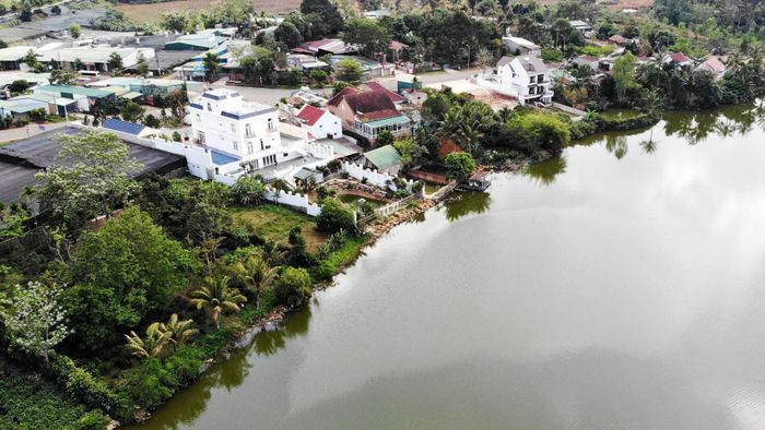 Công trình không phép nhìn từ phía sau