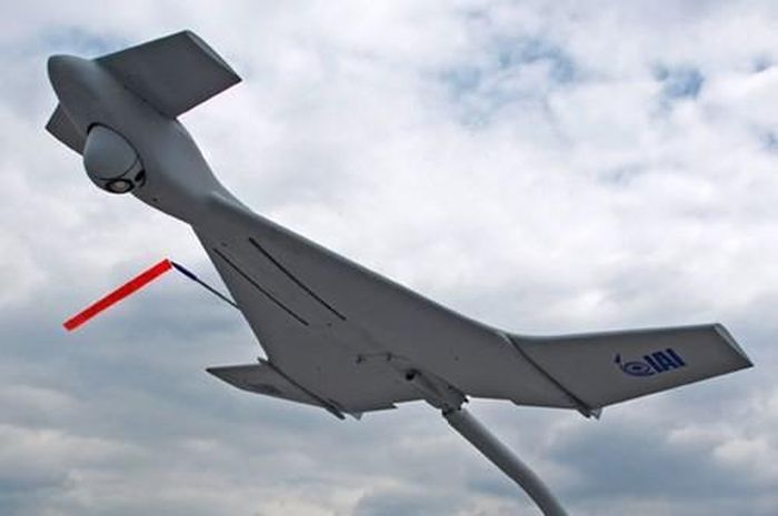 UAV Harop có chiều dài 2,5m, sải cánh 3m, tốc độ hành trình 185km/h. Chúng có khả năng hoạt động hiệu quả trong vòng 6 giờ đồng hồ.