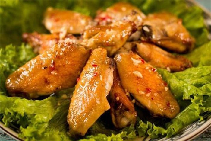  Cánh gà om nước dừa thơm ngon ai cũng mê.