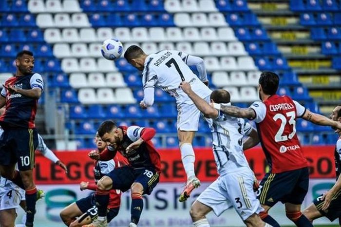 Ronaldo tỏa sáng rực rỡ ở trận Cagliari vs Juventus với 1 cú hat-trick.