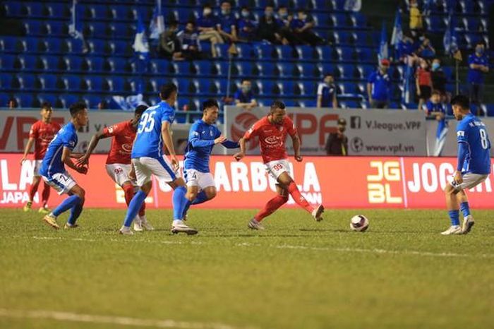 Dario bỏ lỡ những cơ hội ngon ăn ghi bàn gỡ cho TP.HCM .