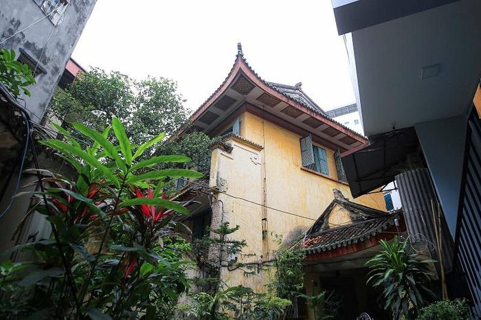 Căn biệt thự của ông tọa lạc ngay đầu làng hoa Ngọc Hà (quận Ba Đình, Hà Nội), có tổng diện tích khoảng 200m2/4 tầng.