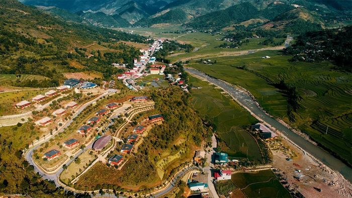 Nhiều khu nghỉ dưỡng đón đầu tiềm năng du lịch Nghĩa Lộ.