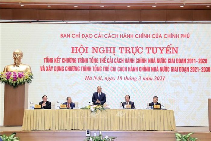 Thủ tướng Nguyễn Xuân Phúc chủ trì hội nghị. Ảnh: Thống Nhất/TTXVN