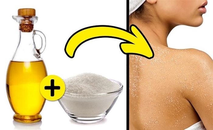 Tẩy tế bào chết cơ thể: Đây là một trong những biện pháp tẩy da chết đơn giản nhất mà bạn có thể chuẩn bị ở nhà. Trộn 3 muỗng canh dầu thực vật (tốt nhất là dầu ô liu) và 4 muỗng canh đường. Chà xát vào cơ thể bạn bằng những cử động nhẹ nhàng và sau đó rửa sạch bằng nước ấm.