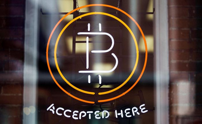  Tính công khai của Bitcoin có thể chính là điểm yếu của đồng tiền mã hóa này, khiến nó bị các chính phủ, tổ chức kiểm soát. Ảnh: Reuters. 