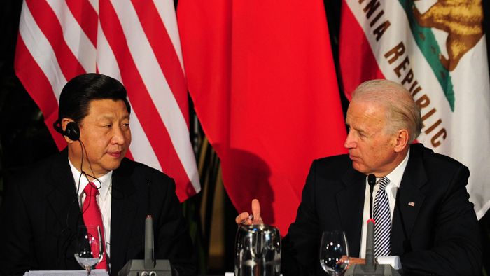  Ông Joe Biden và ông Tập Cận Bình tại một sự kiện ở Los Angeles năm 2012. Ảnh: AFP. 