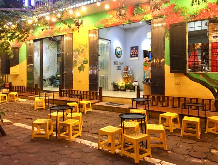 Nhiều quán trà chanh vẫn duy trì hoạt động nhưng trong tình trạng vắng khách. Ảnh: T.T