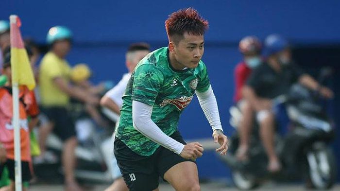 Tiền đạo Hồ Tuấn Tài trở lại nhưng không biết sẽ đá ở vị trí nào ở TPHCM. Ảnh: TPHCM