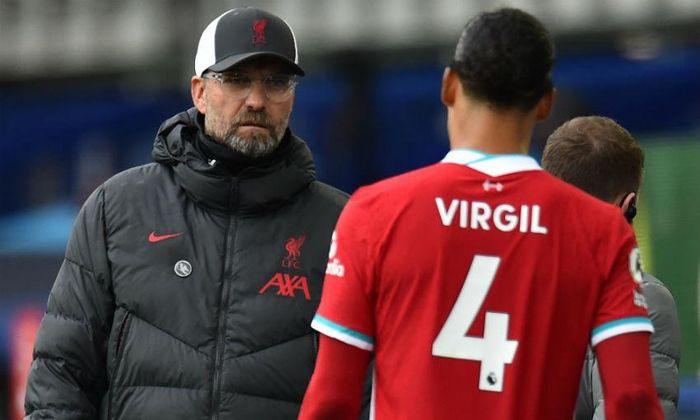 Klopp muốn Van Dijk chuyên tâm hồi phục sau chấn thương