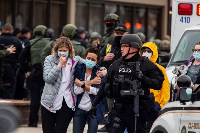 Vụ xả súng ngày 22/3 ở Colorado khiến 10 người chết. Ảnh: Getty.