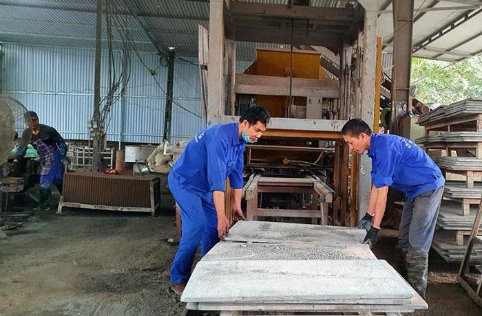 Mặc dù ảnh hưởng bởi dịch COVID-19, nhưng bằng các giải pháp linh hoạt, Công ty TNHH Sơn Nam, phường Tân Lập (T.P Thái Nguyên) vẫn duy trì sản xuất, kinh doanh ổn định.