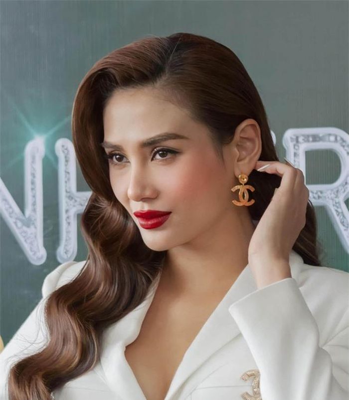 Võ Hoàng Yến cho biết cô sẽ đảm nhận vai trò trưởng ban giám khảo để tìm ra gương mặt sáng giá nhất cho cuộc thi.