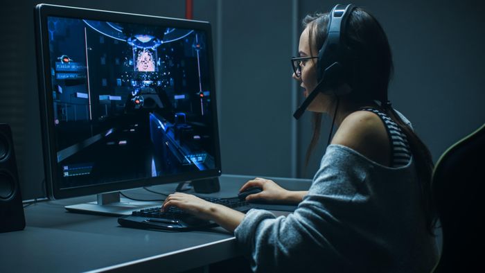Những bình luận xấu ập tới liên tiếp khiến nhiều streamer nữ phải bỏ ngang buổi phát sóng hoặc từ giã sự nghiệp. Ảnh: Shutterstock.