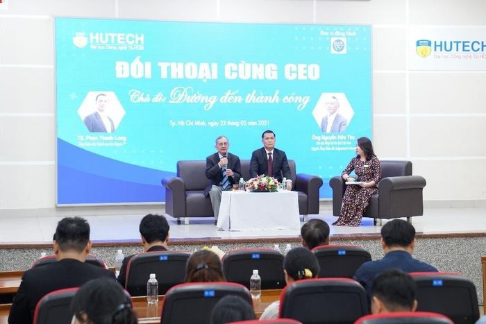Các diễn giả nhận định ngành du lịch sẽ bật mạnh như chiếc lò xo bị nén hậu Covid-19.