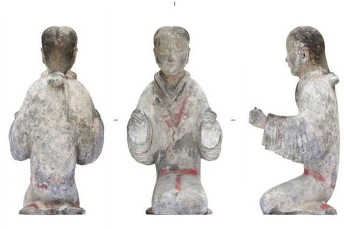 Một số tượng gốm được tìm thấy.