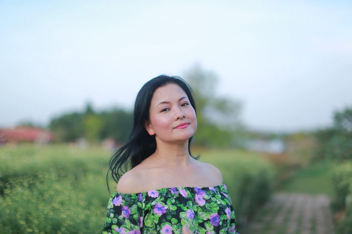 “Tôi là người thích tập thể dục. Từ thời trẻ, tôi đã nhảy dây, đi bộ... Tôi cũng chú ý đến chế độ ăn hàng ngày. Do cơ địa khó hấp thụ các loại hải sản, thịt động vật, nên tôi chỉ ăn rau, tinh bột. Mỗi ngày, tôi duy trì việc ăn uống đủ bữa, bổ sung trái cây. Đặc biệt, tôi chỉ ăn một bát cơm trong ngày”, chị chia sẻ.