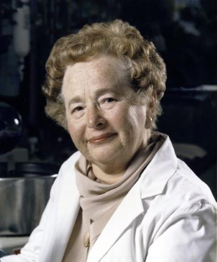 Nhà khoa học nữ Gertrude Elion (1918 - 1999).