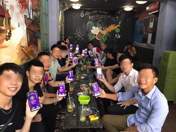 Người Việt đổ xô đi ăn tiền ảo với tâm lý "miễn phí". Ảnh: Facebook