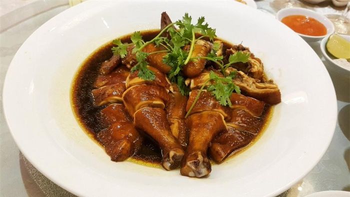  Món gà hấp xì dầu thơm ngon đậm vị.