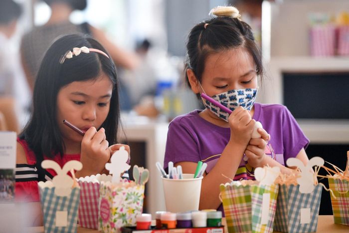 Chủ nhật Phục sinh (Easter Sunday) của năm 2021 rơi vào ngày 4/4. Theo Tổng lãnh sự Wallat, tại Đức, lễ Phục sinh là ngày hội dành cho trẻ em. Tại sự kiện, các bé được trải nghiệm nhiều hoạt động truyền thống như vẽ trứng Phục sinh, trang trí tượng thỏ...