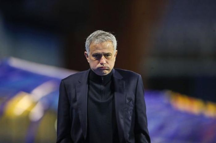 Mourinho tức giận khi có cầu thủ Tottenham 'rò rỉ' ra bên ngoài, nghi ngờ về phương pháp tập luyện của ông