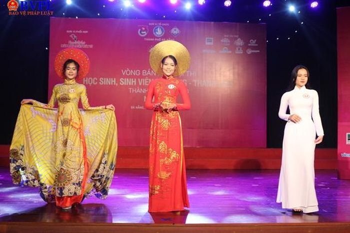  Vòng bán kết năm nay là màn tranh tài của 30 thí sinh đơn nữ và 14 cặp thí sinh nam nữ hiện đang là học sinh, sinh viên các trường ĐH, CĐ trên địa bàn. (ảnh: LT)