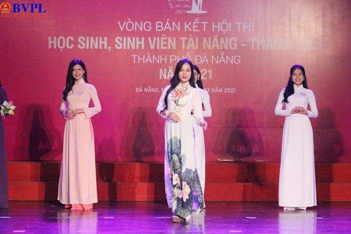  Tại Vòng bán kết của hội thi sẽ diễn ra với các nội dung thi trình diễn trang phục. (ảnh: LT) 