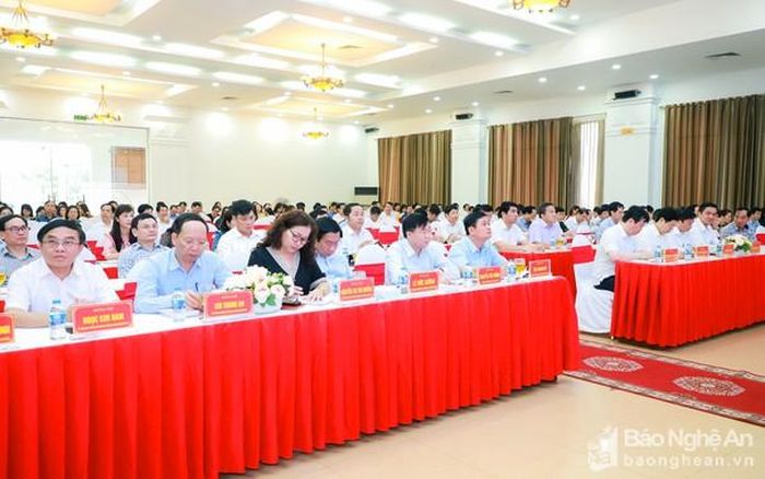 Các đại biểu dự tại điểm cầu chính của tỉnh Nghệ An. Ảnh: Thành Duy