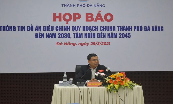  Phó chủ tịch UBND TP Đà Nẵng Hồ Kỳ Minh chủ trì buổi họp báo.