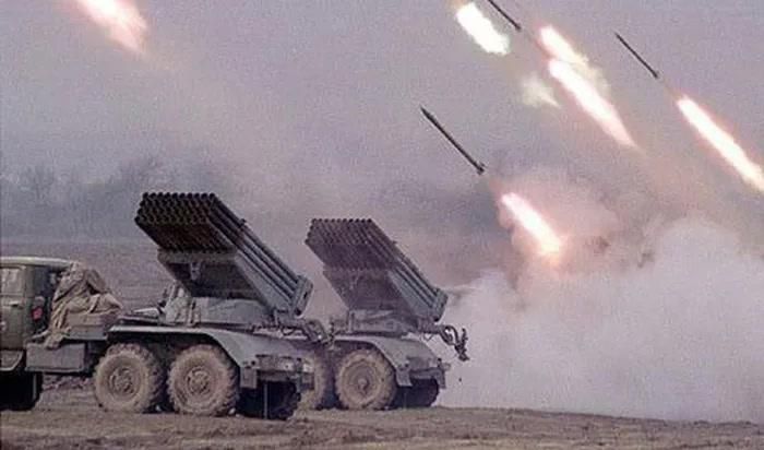 Tại chiến trường Đông Ukraine, loại pháo này được cả quân chính phủ Ukraine và phe ly khai sử dụng.