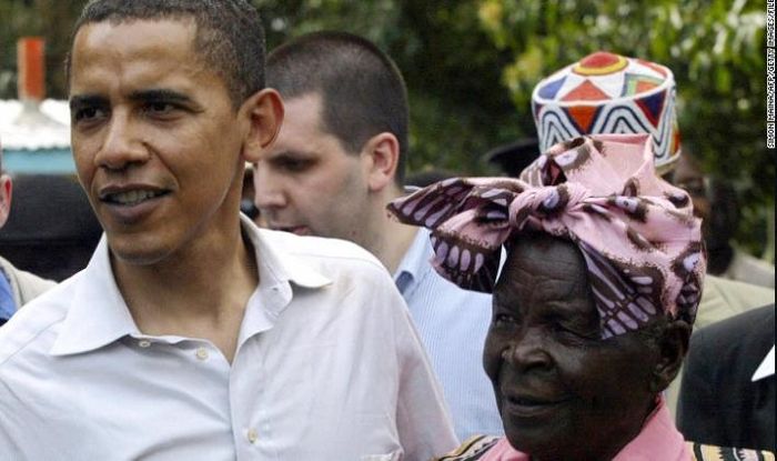 Bà Sarah Onyango Obama sinh năm 1922, là một nhà giáo dục và nhà từ thiện người Kenya.