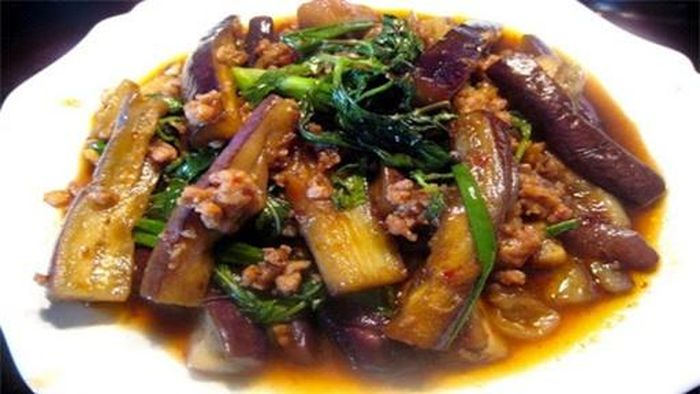 Cà tím hấp thịt ngon ai cũng thích.