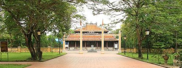 Bảo tàng Lịch sử Thừa Thiên - Huế