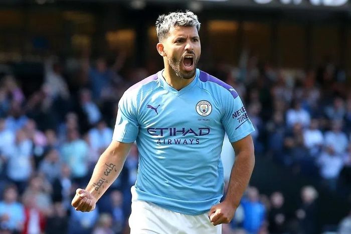 PSG được cho đang tranh thủ xúc tiến ký Aguero
